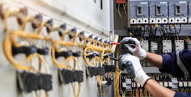 Professional Electrician technician working in Tontitown, AR